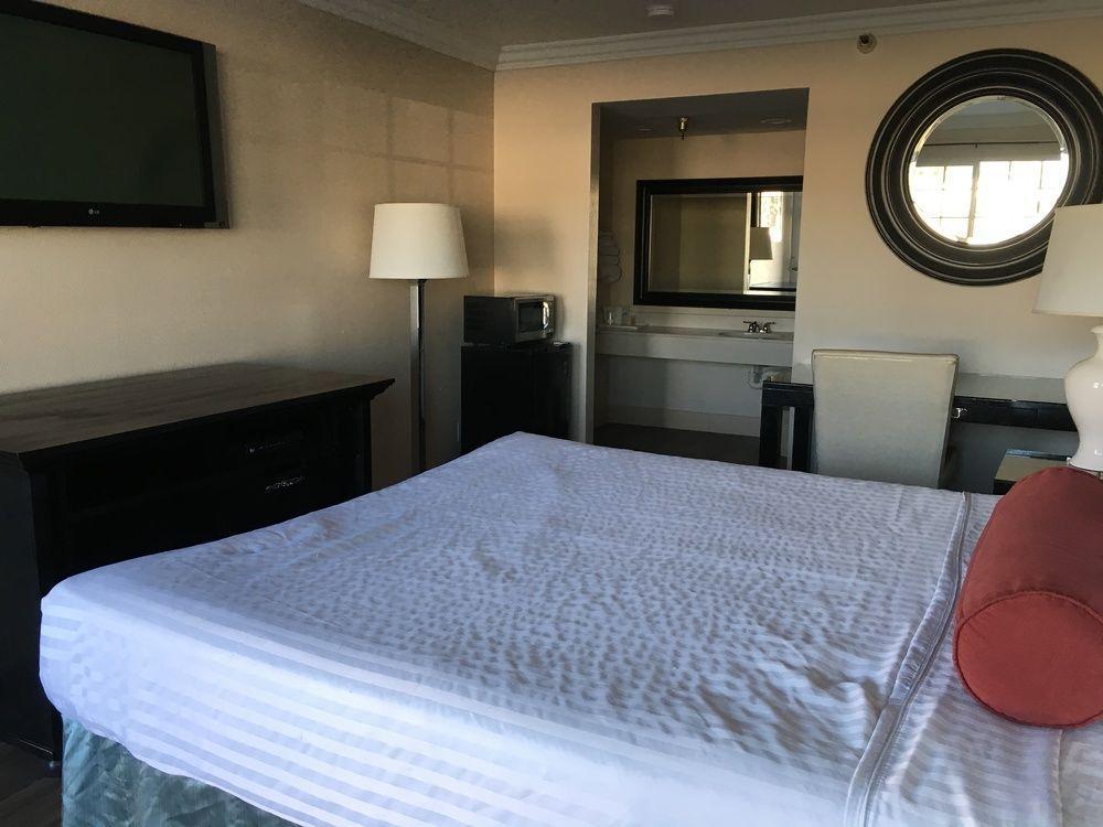 The Dixie Orange County Hotell Stanton Eksteriør bilde