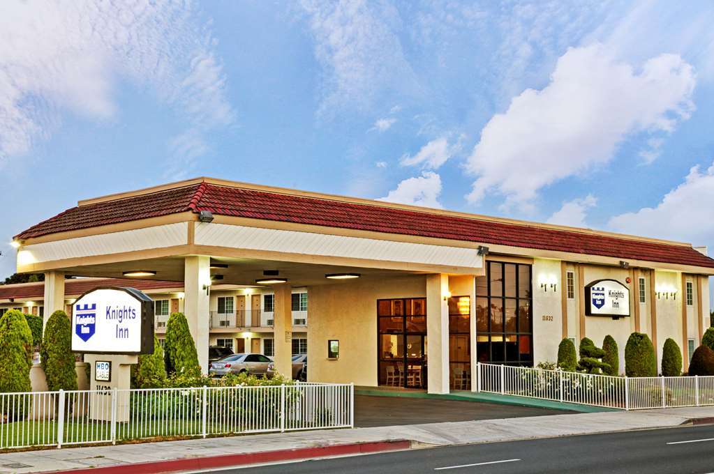 The Dixie Orange County Hotell Stanton Eksteriør bilde